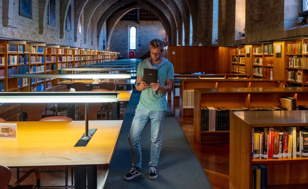 Cosa leggere e guardare per il compleanno di Dickens: ecco i migliori romanzi e adattamenti