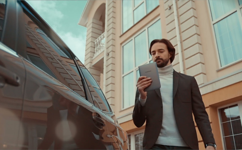 Il tuo PocketBook leggerà ad alta voce in modo ancora più naturale: ti presentiamo le nuove voci di Text to Speech